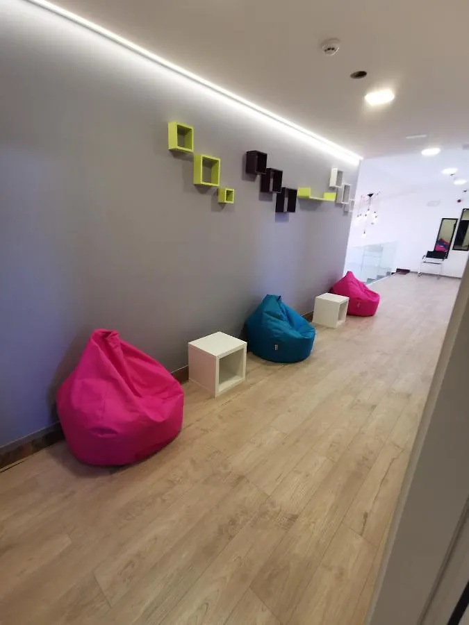 Dandelion Hostel 자다르