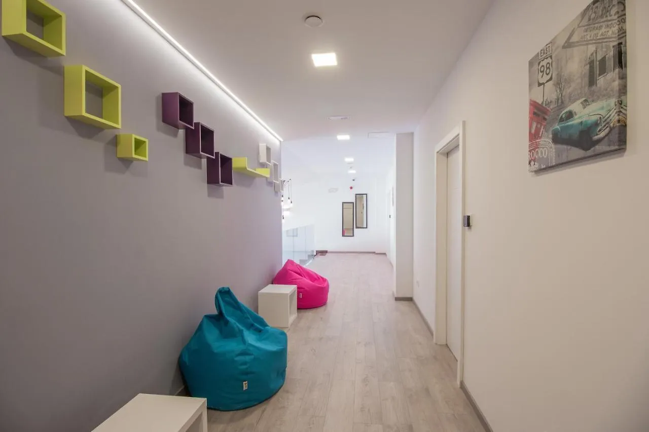 Dandelion Hostel 자다르