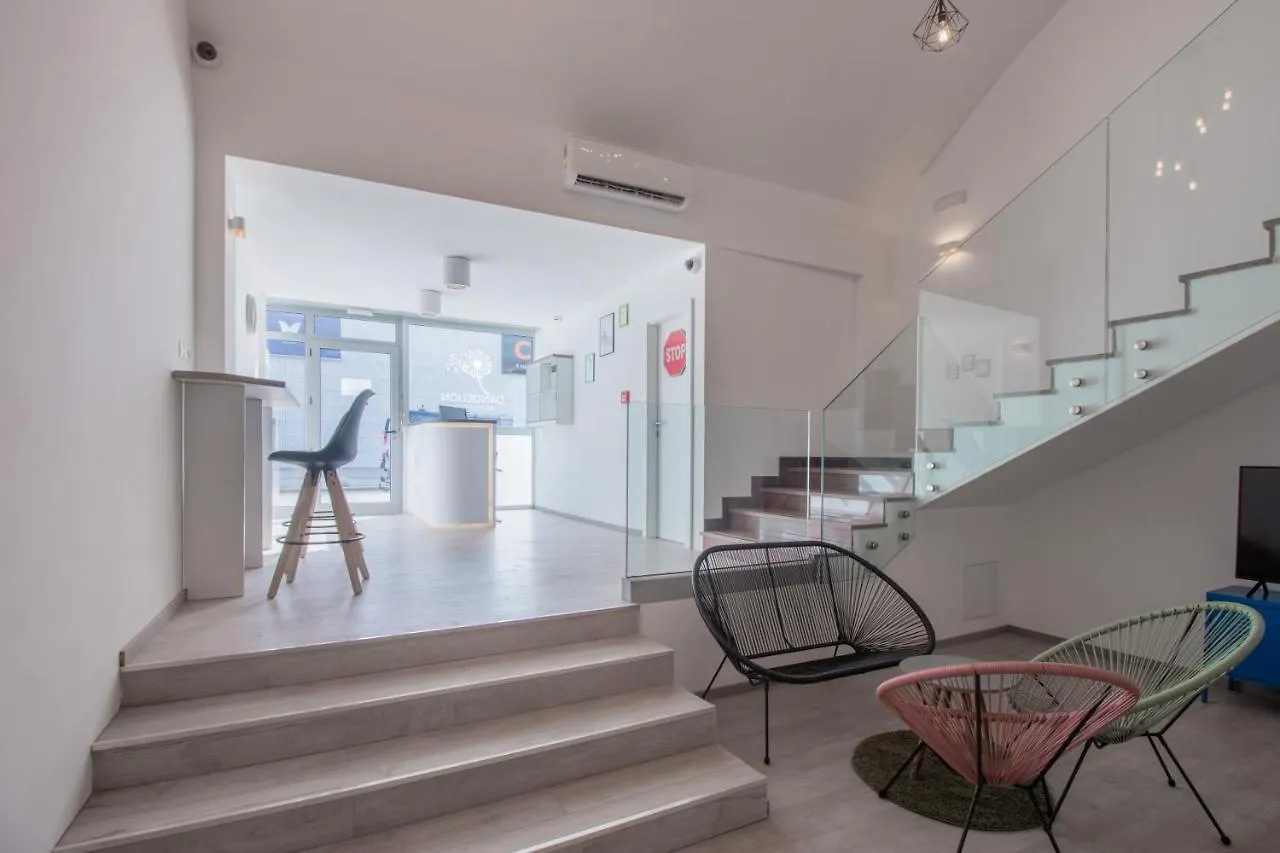 Dandelion Hostel 자다르