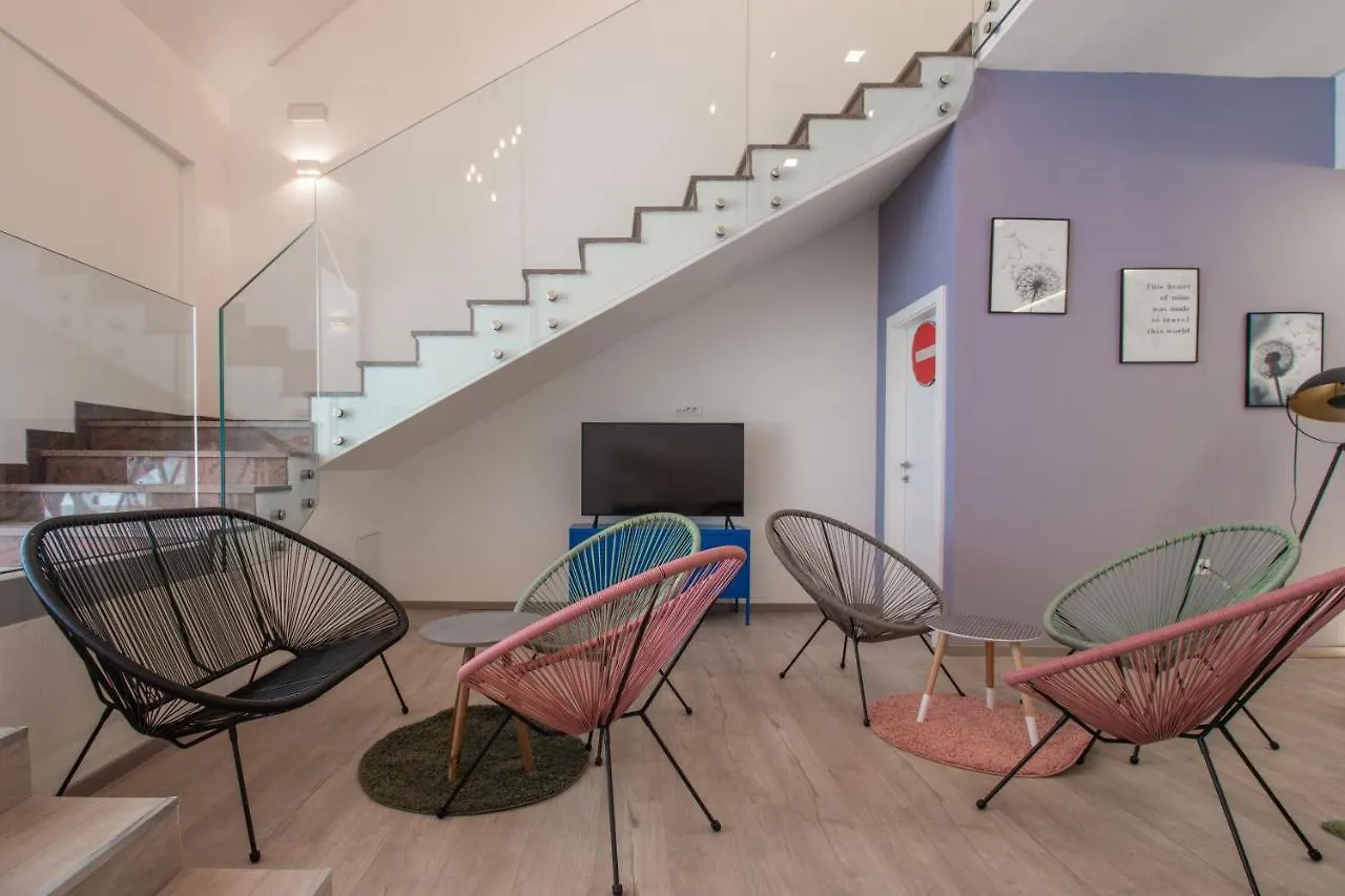 Dandelion Hostel 자다르