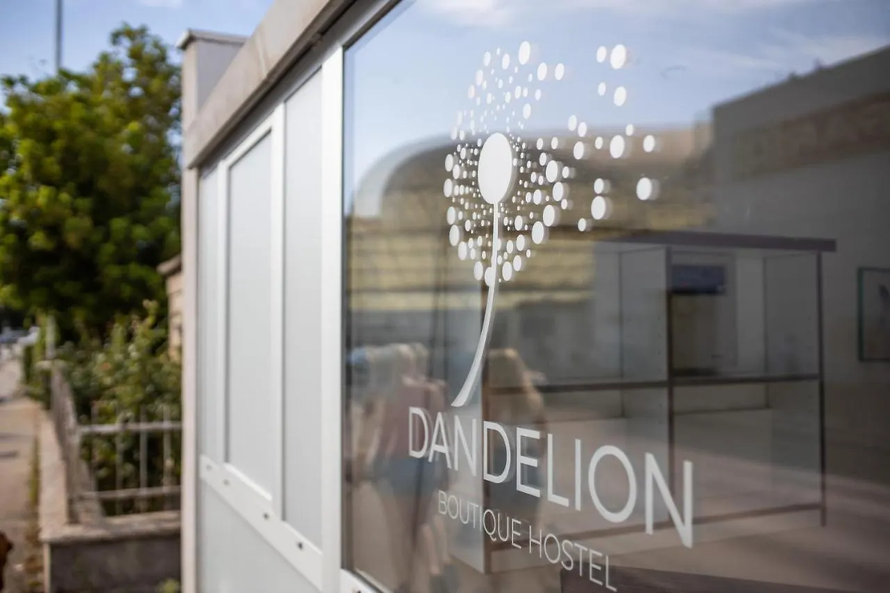 Dandelion Hostel 자다르