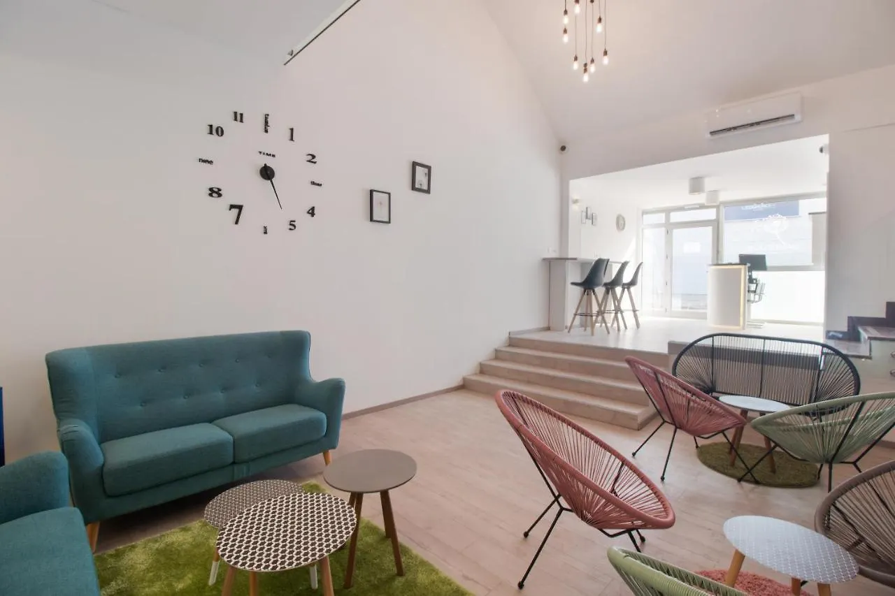 Dandelion Hostel 자다르