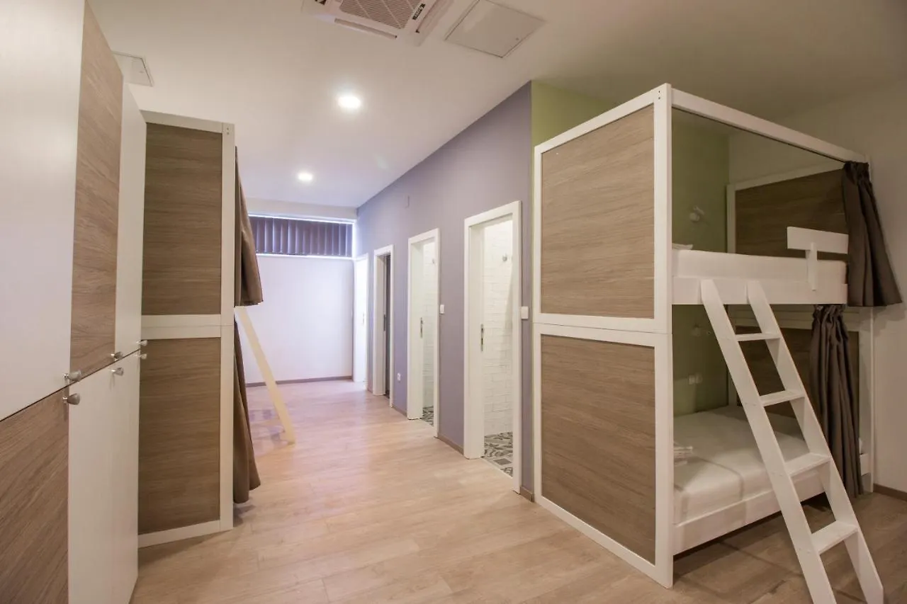 Dandelion Hostel 자다르