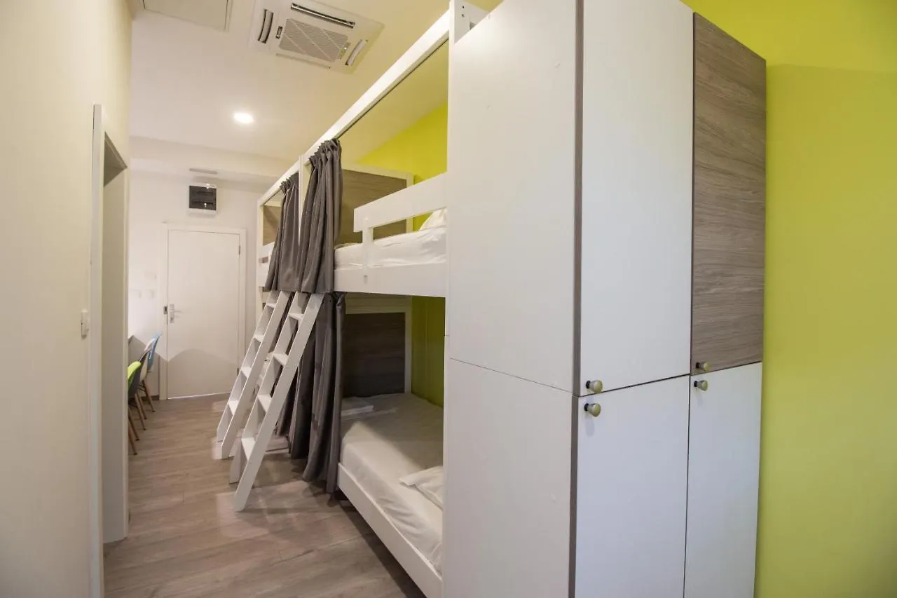Dandelion Hostel 자다르