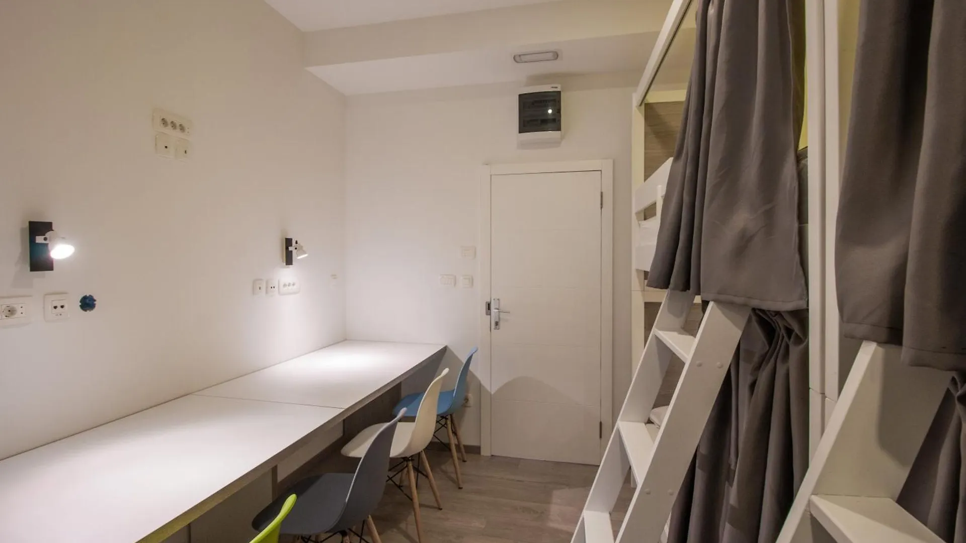 Dandelion Hostel 자다르 0*,  크로아티아