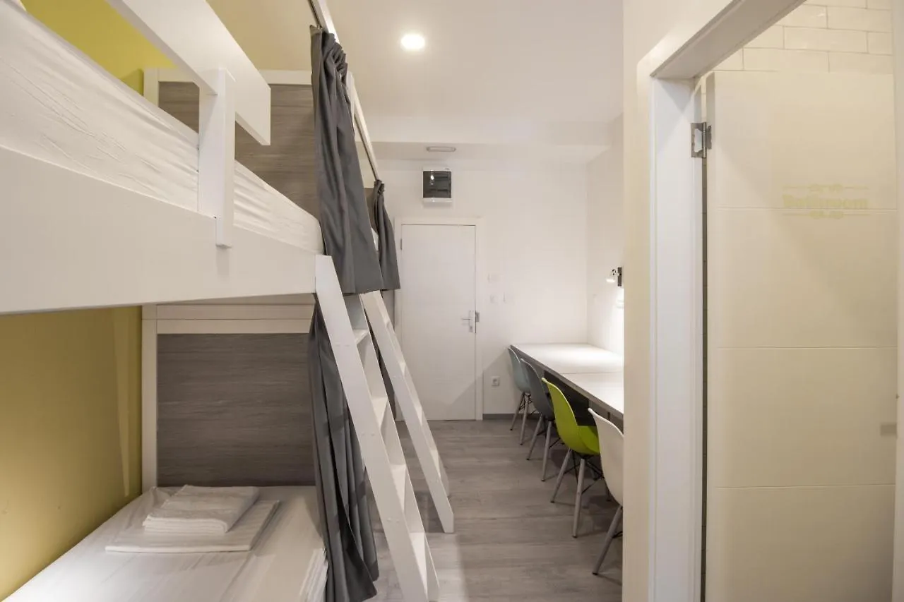 Dandelion Hostel 자다르